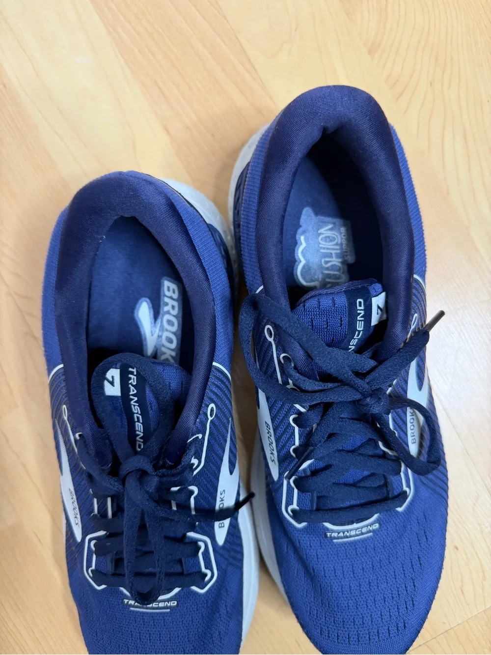 Brooks Transcend 7 Men’s Size 8.5 D Navy Blue Running Shoes